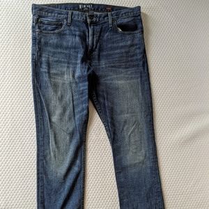 Red Ale Jeans - 33 x 28